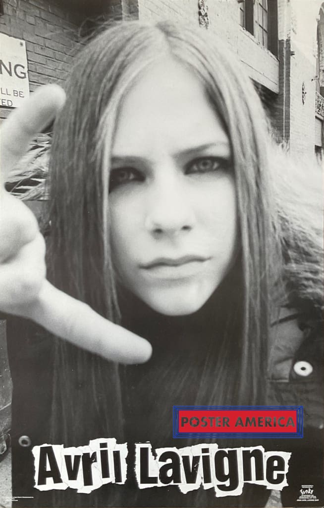 Avril Lavigne Singer Vintage 2002 Poster 22 x 34.5 – PosterAmerica