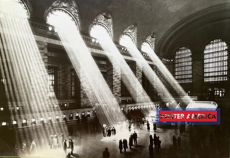 Load image into Gallery viewer, Grand Central Station New York City Scenic Poster 24 X 35
