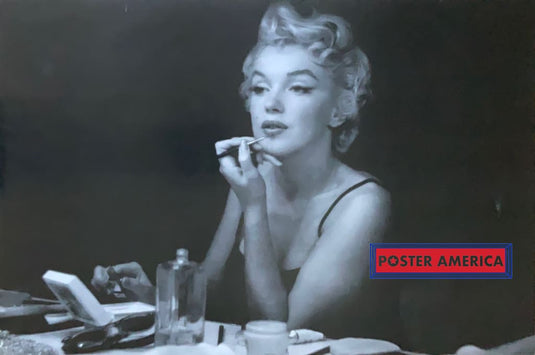 Marilyn Monroe Putting On Makeup Close-Up Vintage 1992 Poster 24 X 36 Vintage Poster